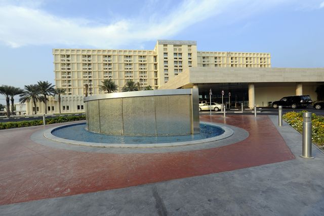 HMC-Women-Hospital-building-1-qatarisbooming.com-640x480